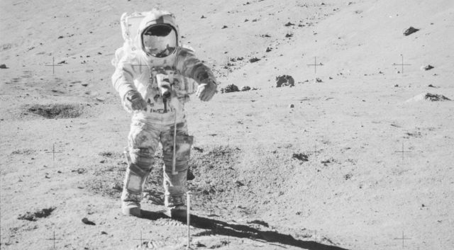 Nach 50 Jahren wollen Wissenschaftler die versiegelte Apollo-Bodenprobe0 (0)